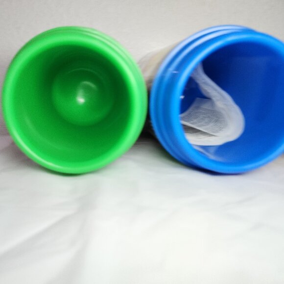 2002 Collectible M&M`s Insulate Thermos 11.5oz Lot Of 4. - Picture 4 of 10